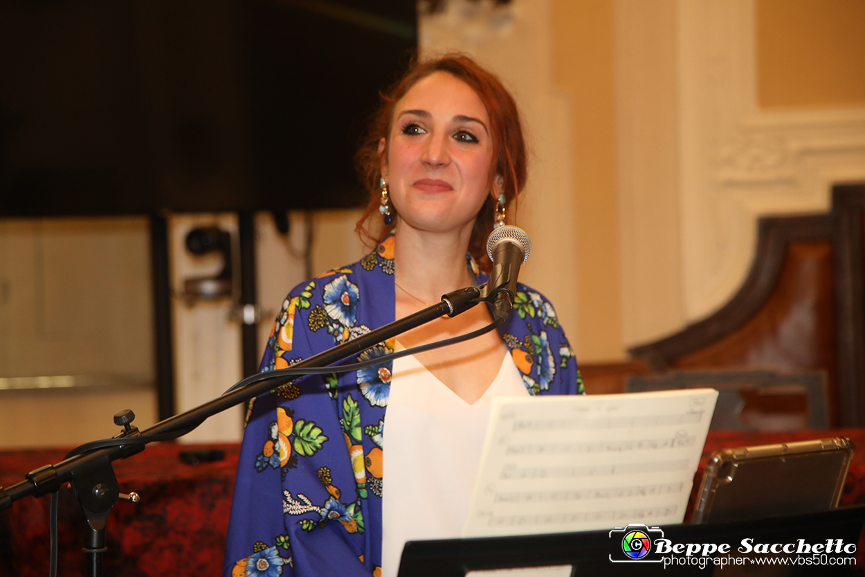 VBS_1315 - Presentazione libro 'Il dono del basilico' di Lucrezia Pernigotti.jpg